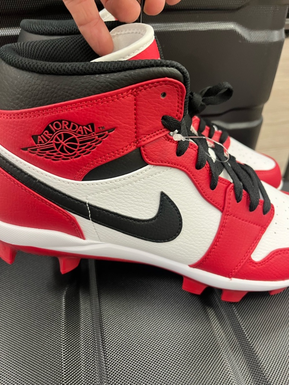 Nike Air Jordan retro av5354-611  Men’s Red White Black Baseball Cleats no box